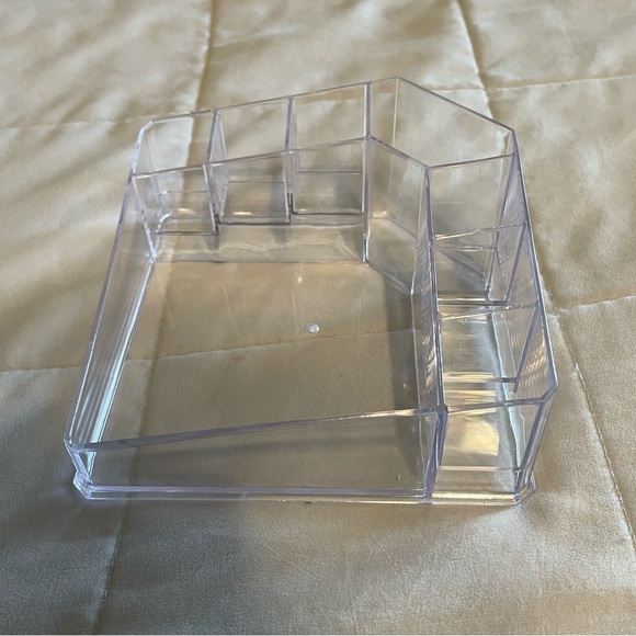 Small Clear Makeup Organizer - Picture 2 of 2